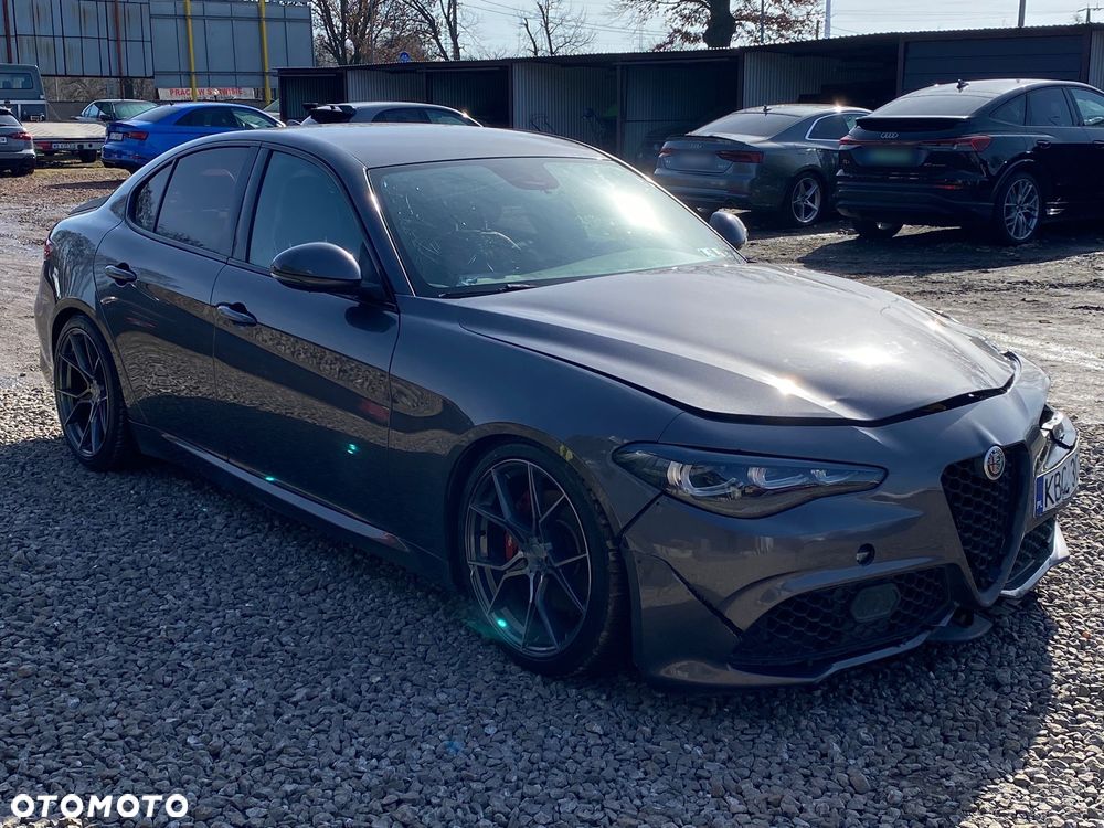 Alfa Romeo Giulia - 4