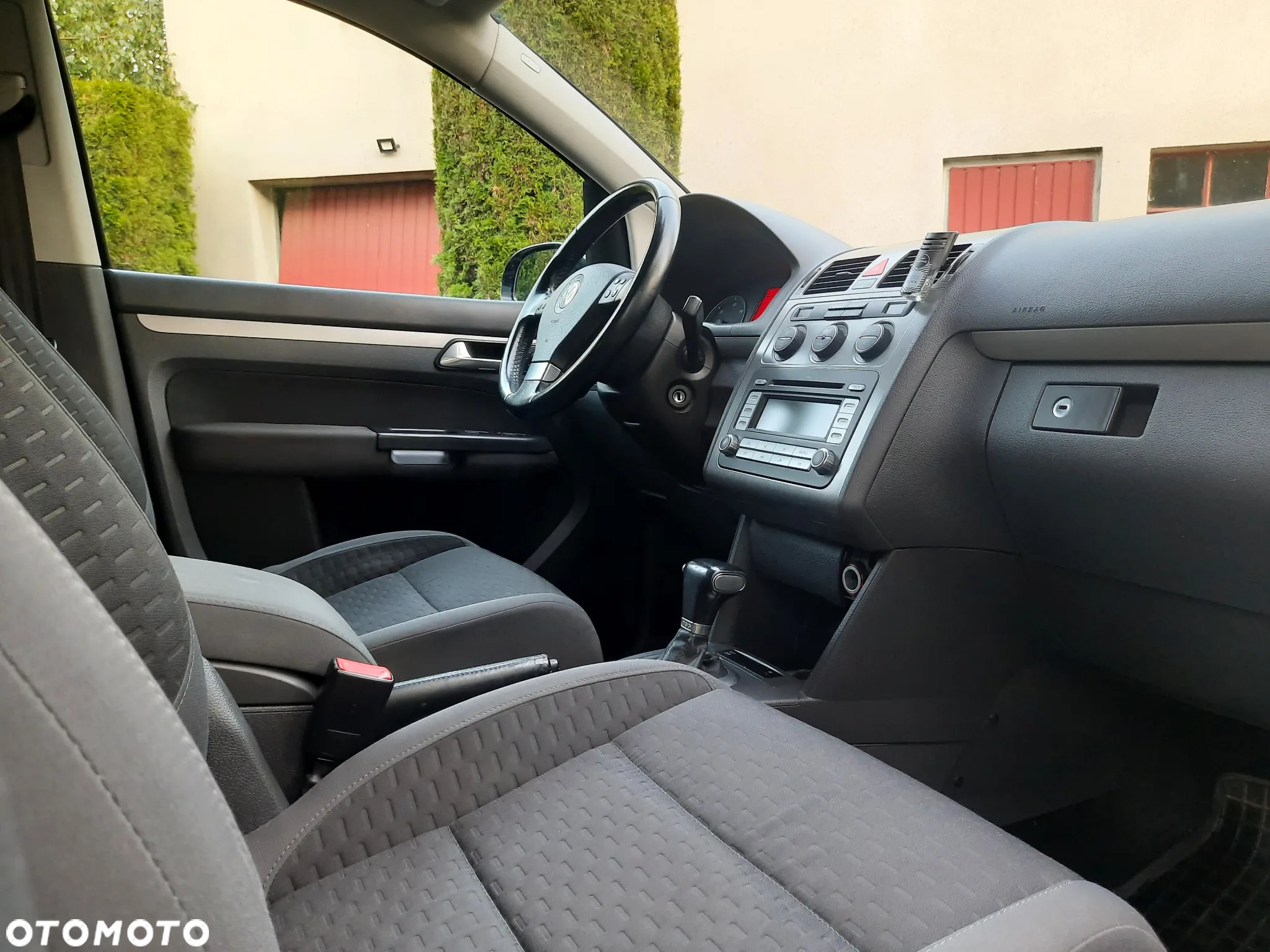 Volkswagen Touran 2.0 TDI DPF DSG Cup - 24