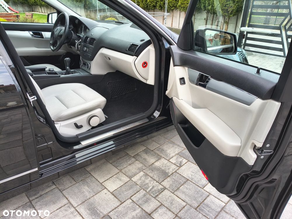 Mercedes-Benz Klasa C 180 Kompressor BlueEFFICIENCY Avantgarde - 10