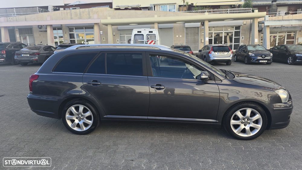 Toyota Avensis SW 2.0 D-4D - 3
