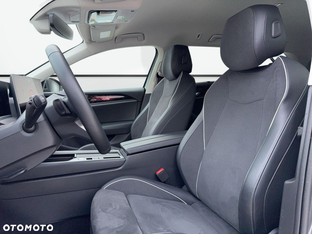 Volkswagen Passat - 11