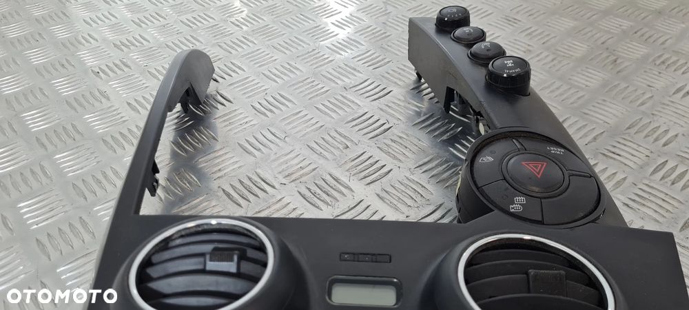 SsangYong Actyon Ramka Radia - 5