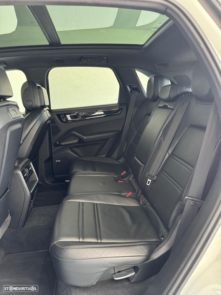 Porsche Cayenne E-Hybrid - 22