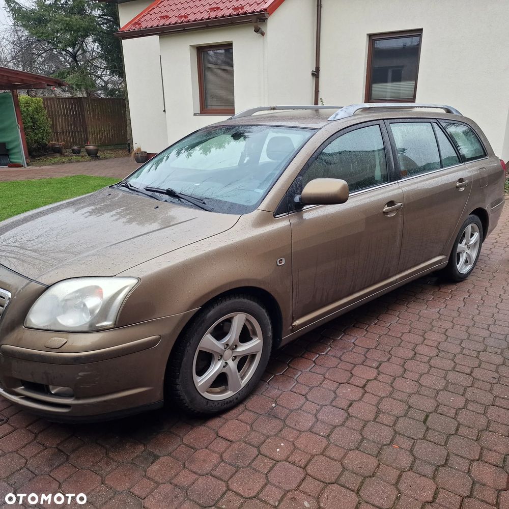 Toyota Avensis 2.0 VVT-i Combi Sol - 1