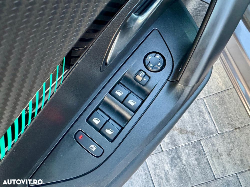 Peugeot 2008 PureTech 130 EAT8 Allure - 15