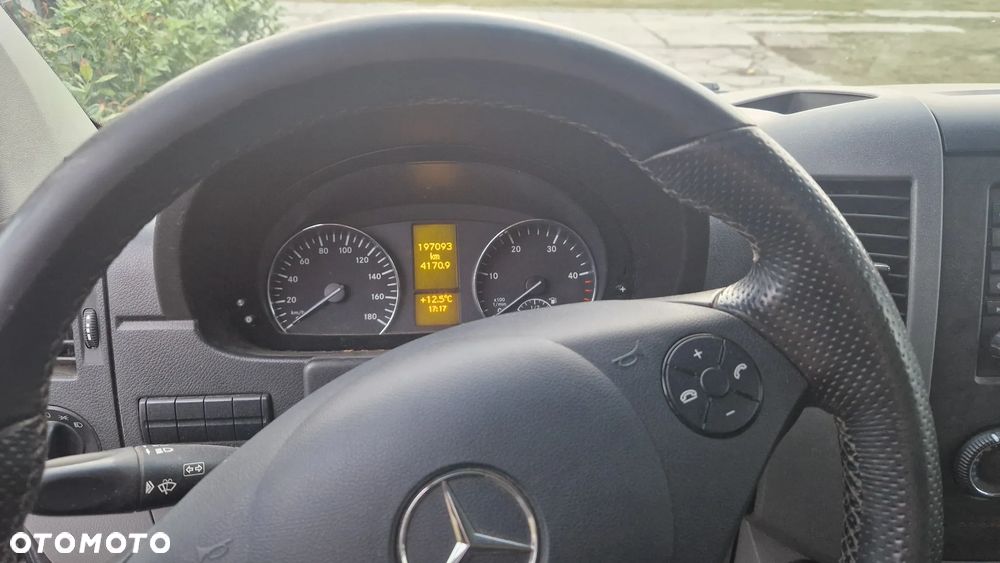 Mercedes-Benz Sprinter - 4