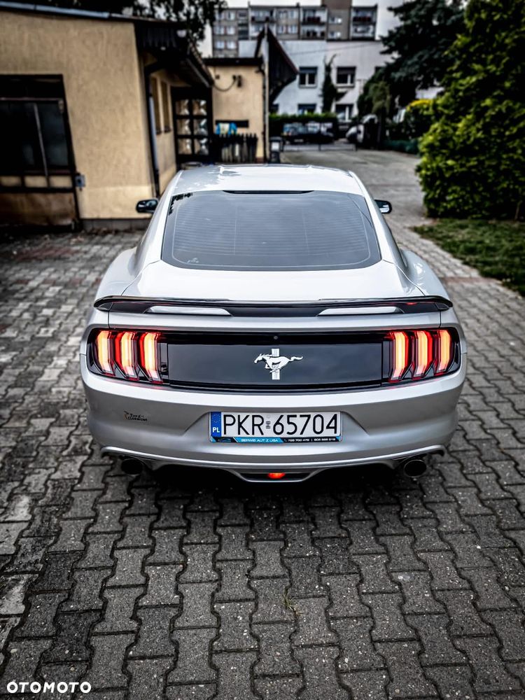 Ford Mustang 3.7 V6 - 8