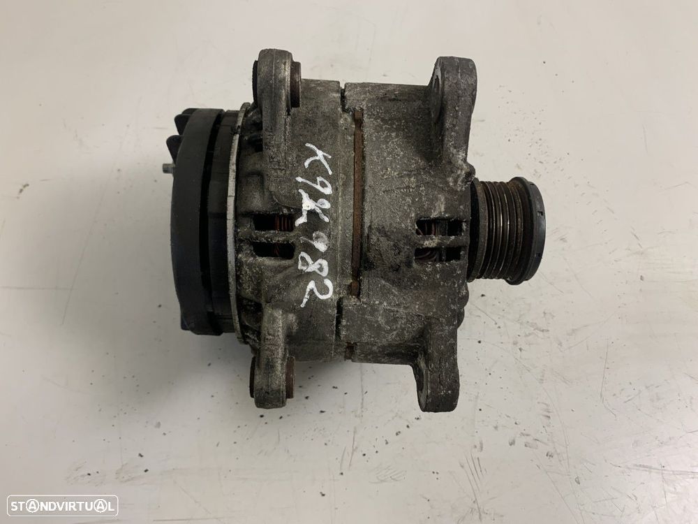 Alternador Usado NISSAN QASHQAI I 1.5 dCi REF. 0 124 525 140 MOTOR K9K282 - 2