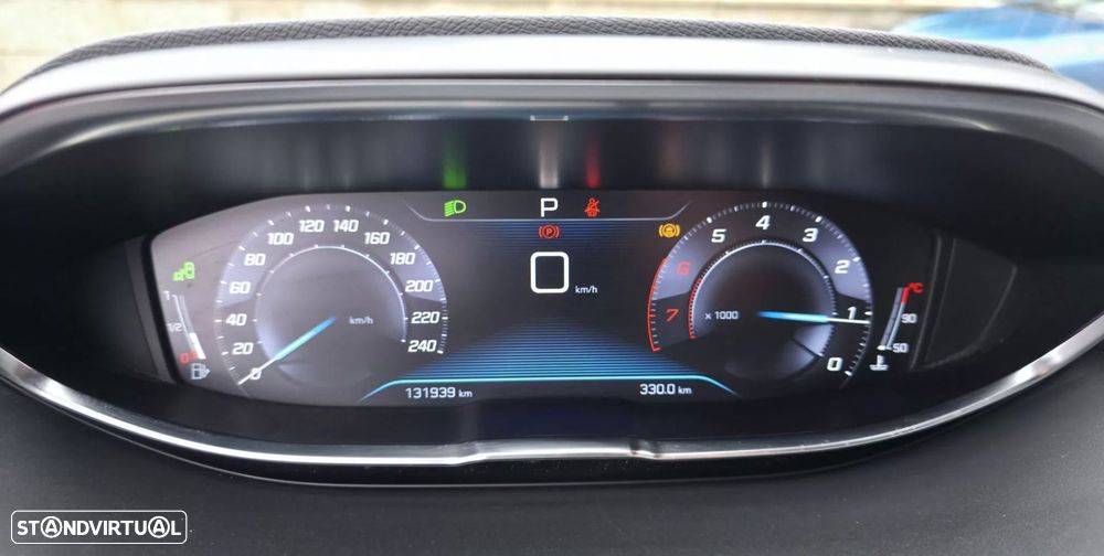 Peugeot 5008 1.2 PureTech Allure EAT8 - 10