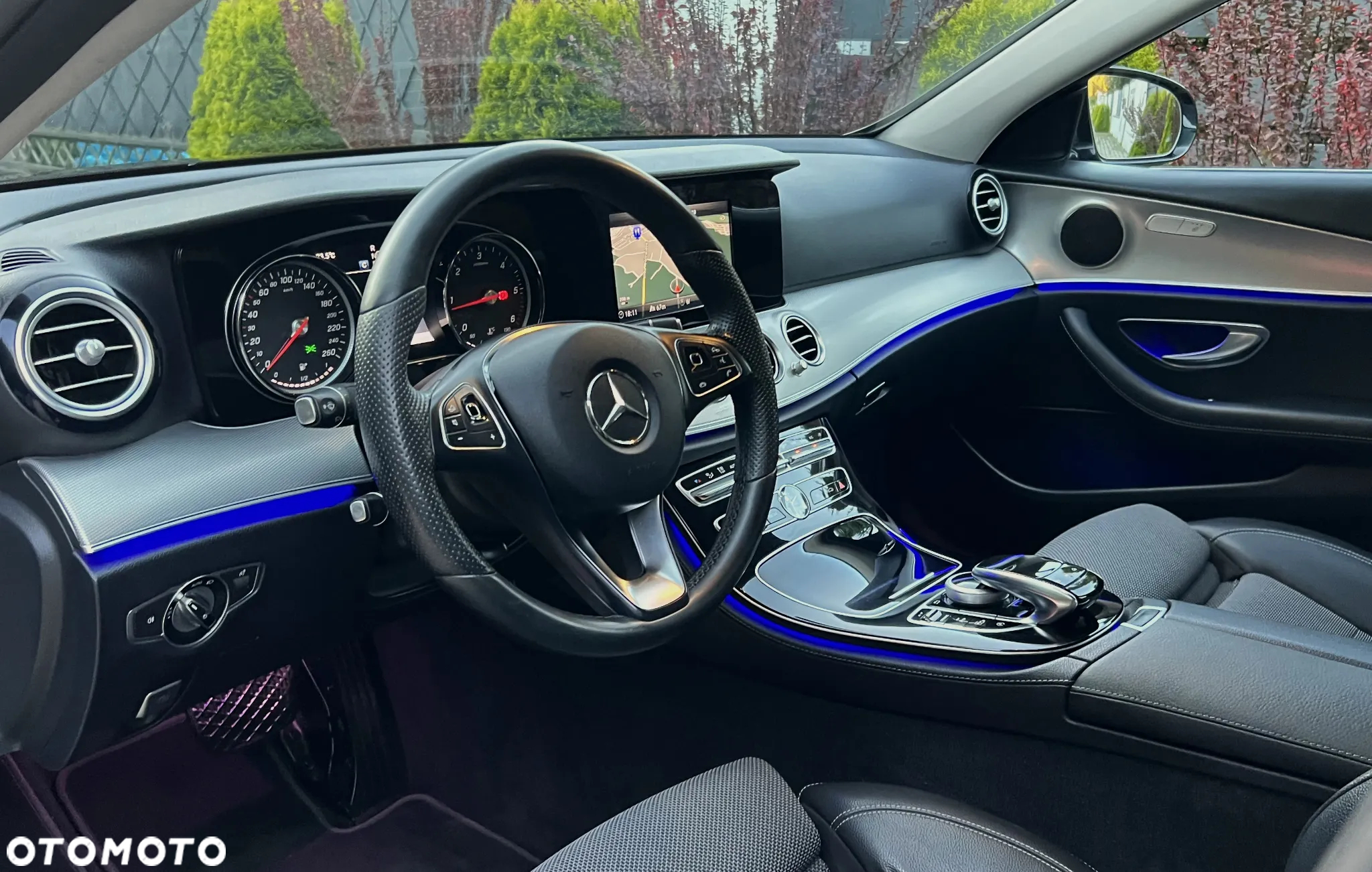 Mercedes-Benz Klasa E 220 d Business Edition 9G-TRONIC - 11