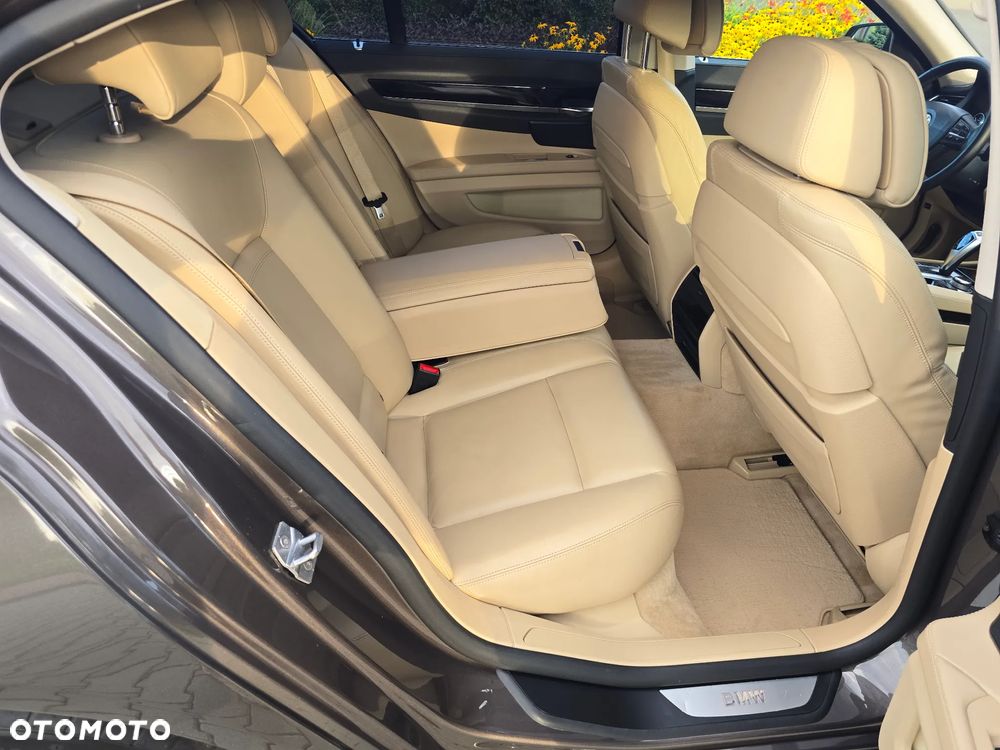 BMW Seria 7 750d xDrive Blue Performance Edition Exclusive - 22