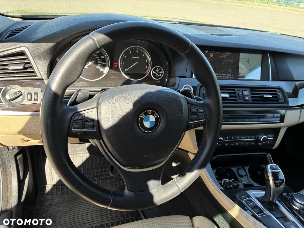 BMW Seria 5 528i Luxury Line - 13
