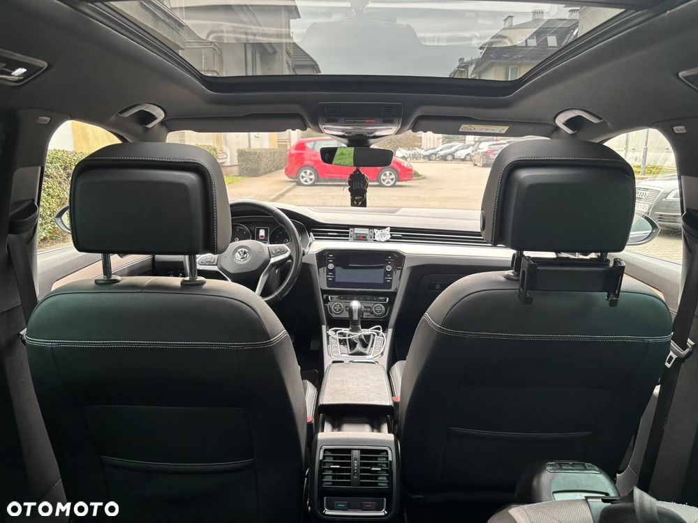 Volkswagen Passat 2.0 TDI SCR DSG Elegance - 24