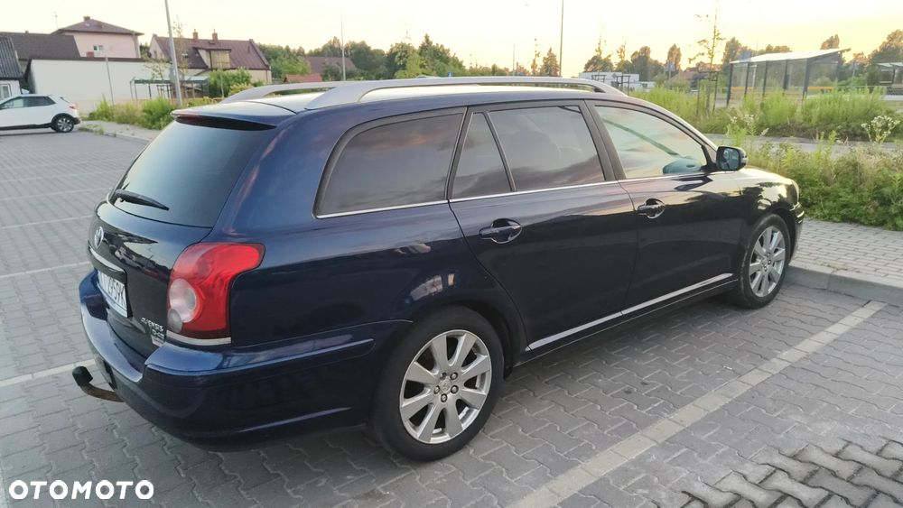 Toyota Avensis 2.0 D-4D Sol - 24