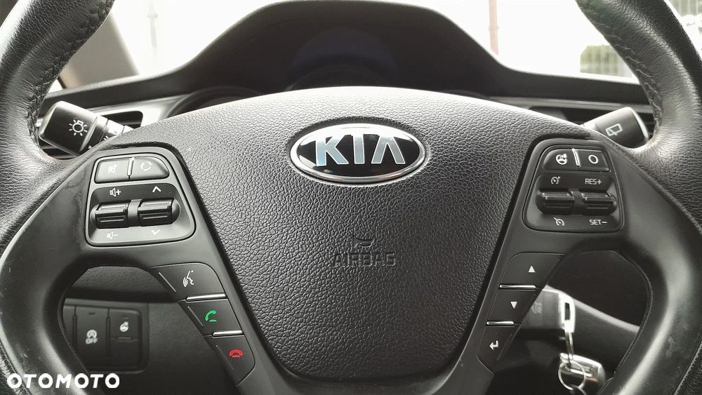 Kia Ceed - 12
