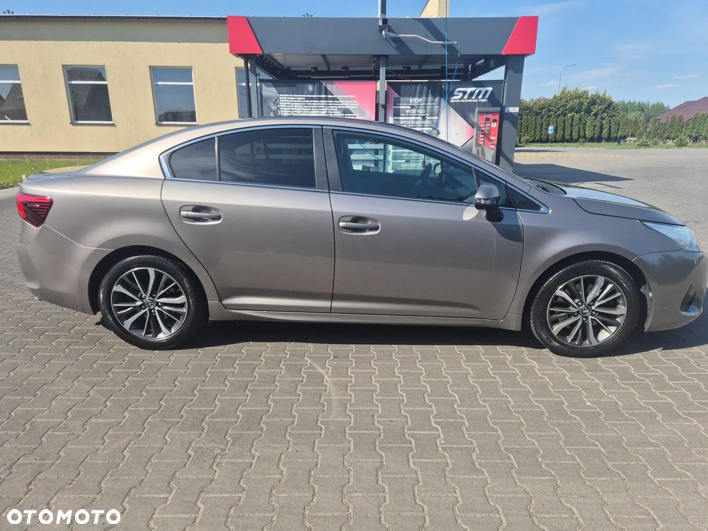 Toyota Avensis 2.0 D-4D Premium - 5