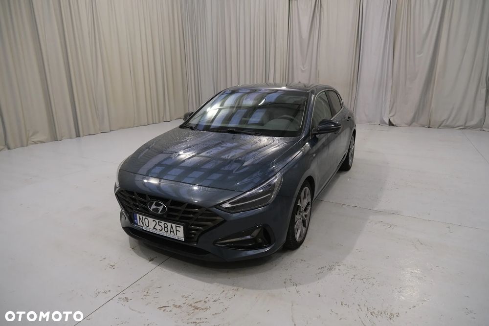 Hyundai i30 1.5 T-GDI 48V Executive DCT - 1