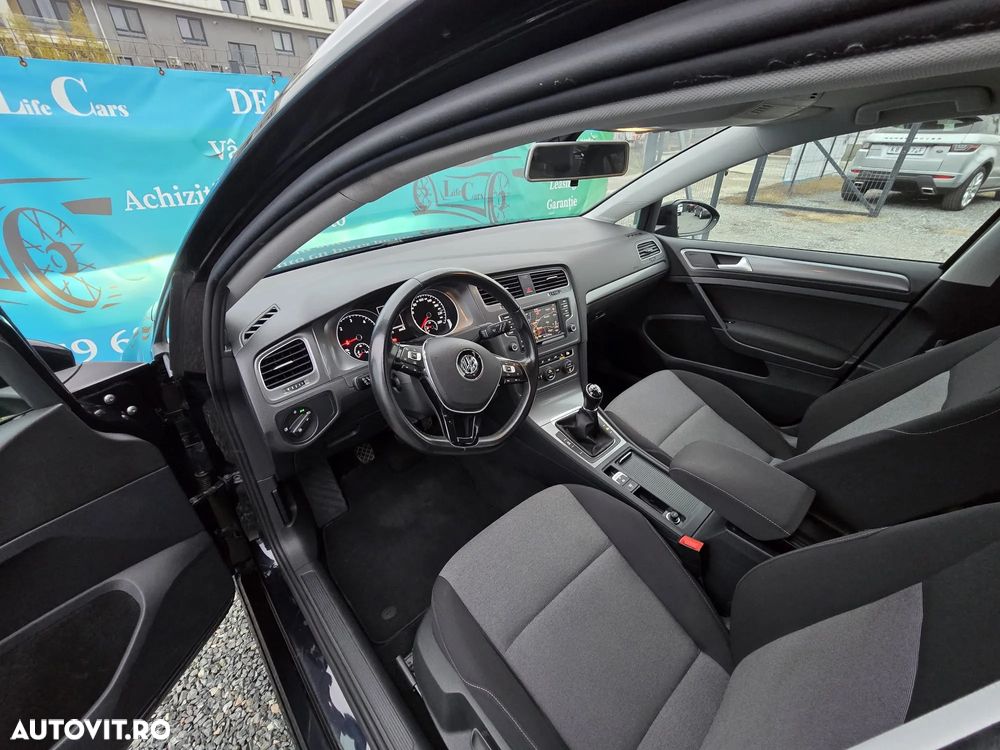 Volkswagen Golf - 10