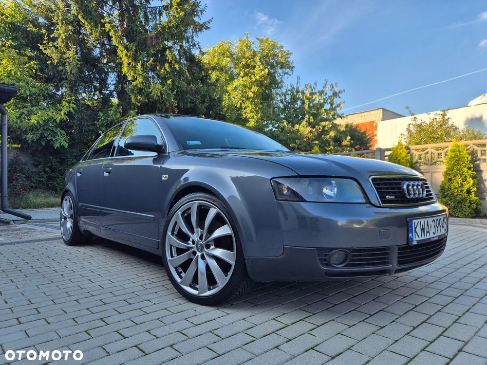 Audi A4 Limousine - 16