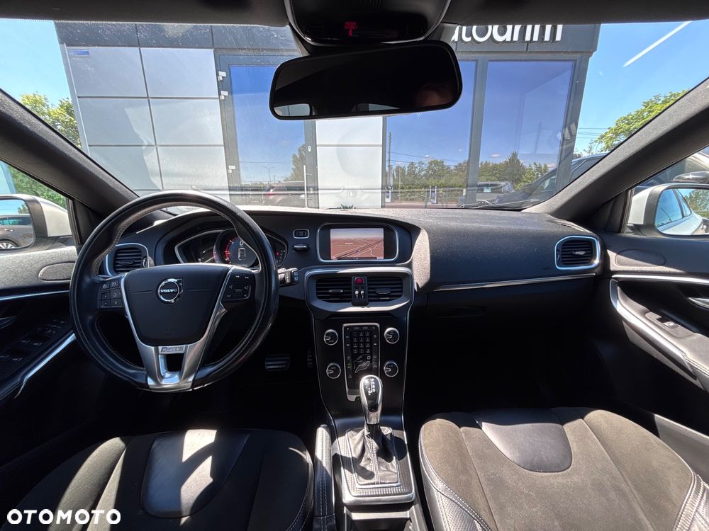Volvo V40 D3 Geartronic RDesign - 17