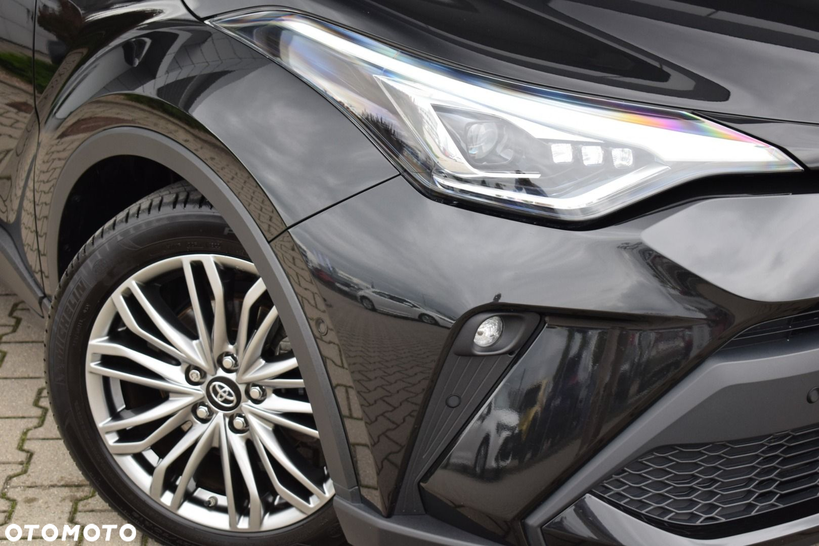 Toyota C-HR - 11