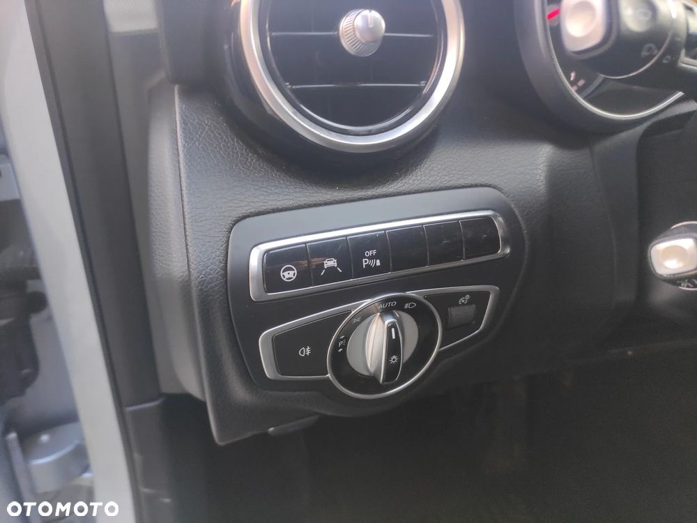 Mercedes-Benz Klasa C 250 CDI BlueEff 4-Matic Avantgarde - 9