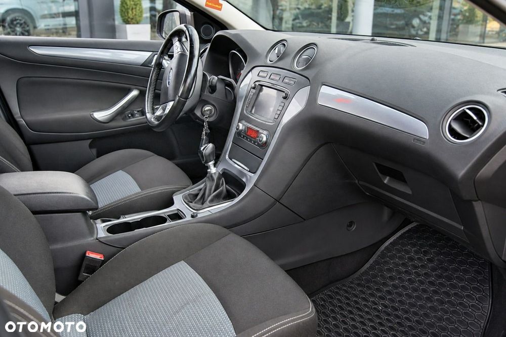 Ford Mondeo - 13