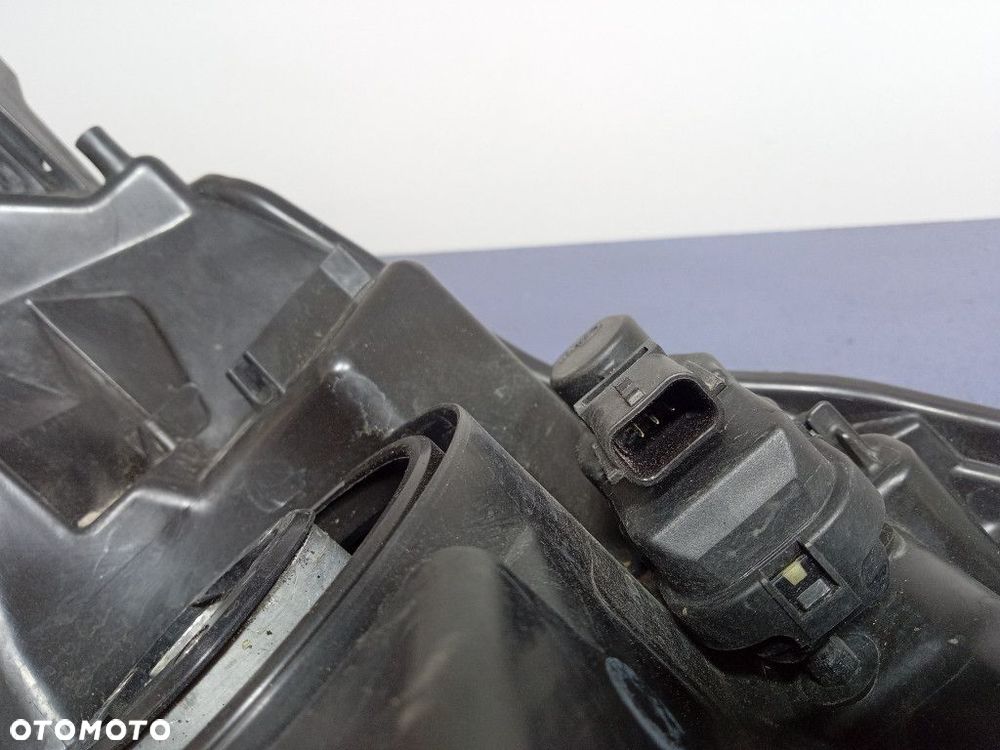 TOYOTA YARIS III LIFT REFLEKTOR LEWY LAMPA PRZEDNIA EU - 5