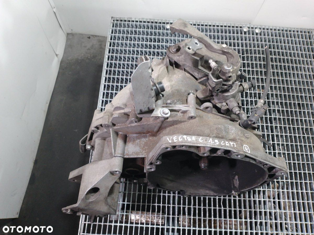 SKRZYNIA BIEGÓW MANUALNA OPEL VECTRA C F40 1.9 CDTI - 2
