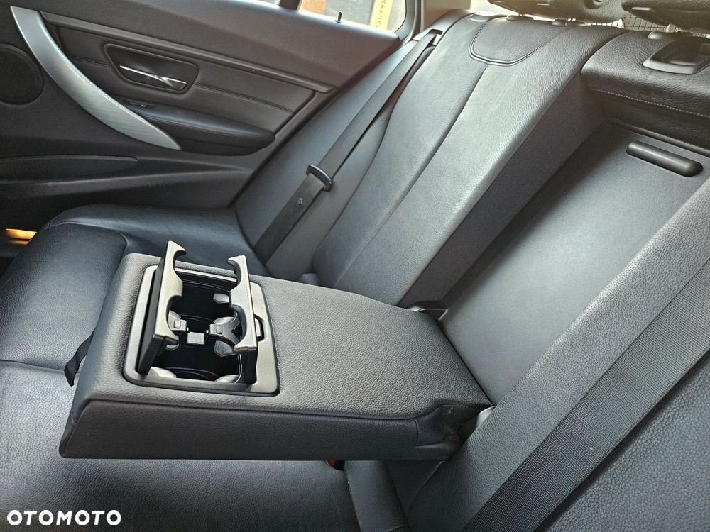 BMW Seria 3 320d Blue Performance Luxury Line - 16