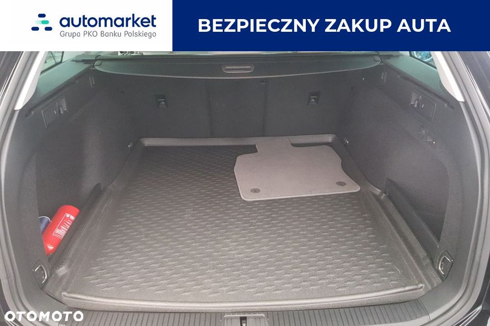 Volkswagen Passat - 12
