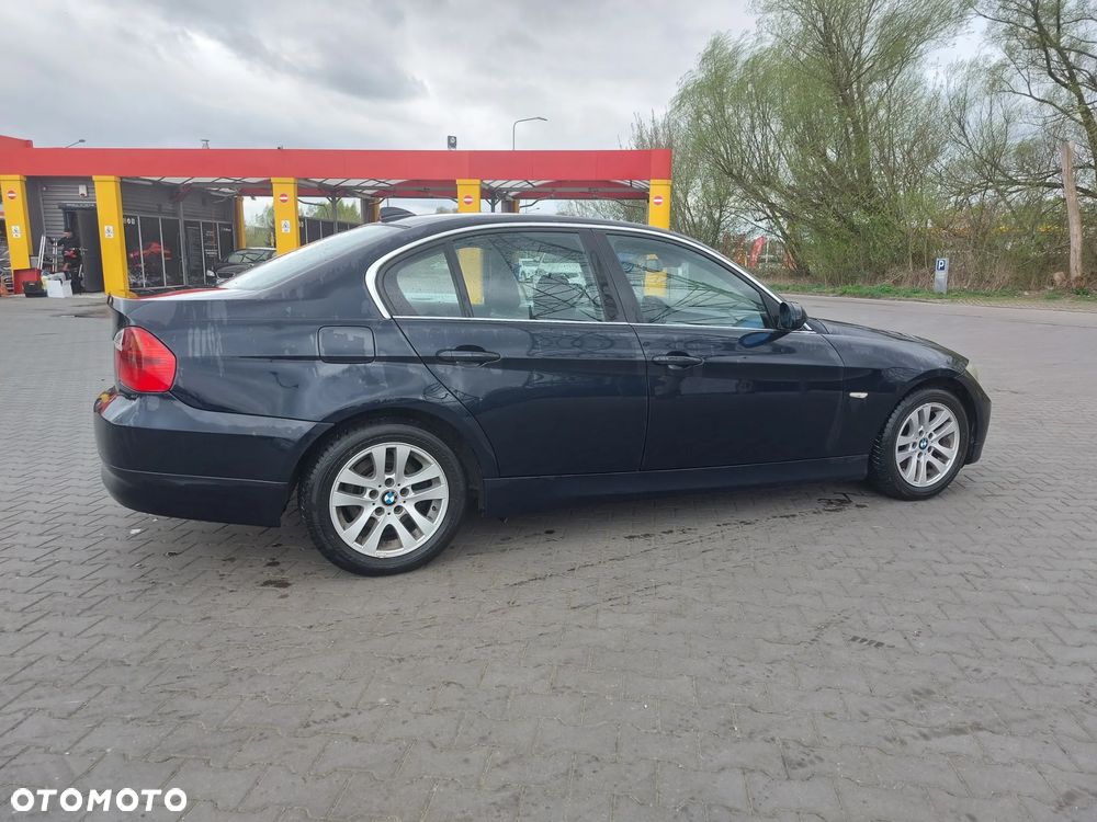 BMW Seria 3 325i - 7