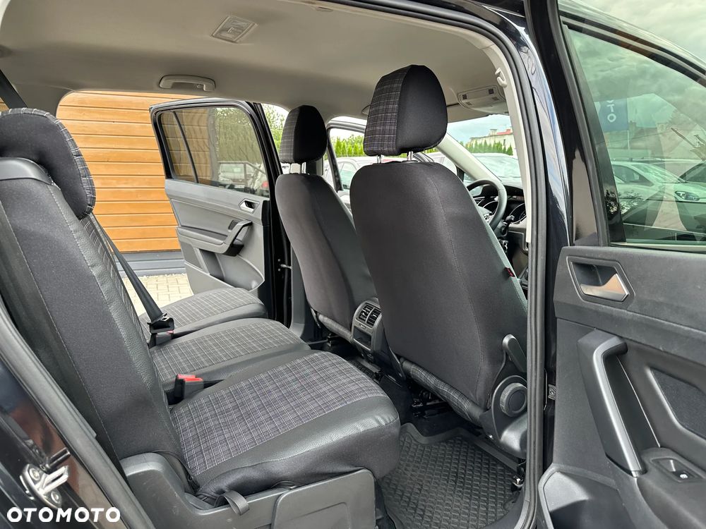 Volkswagen Touran - 23