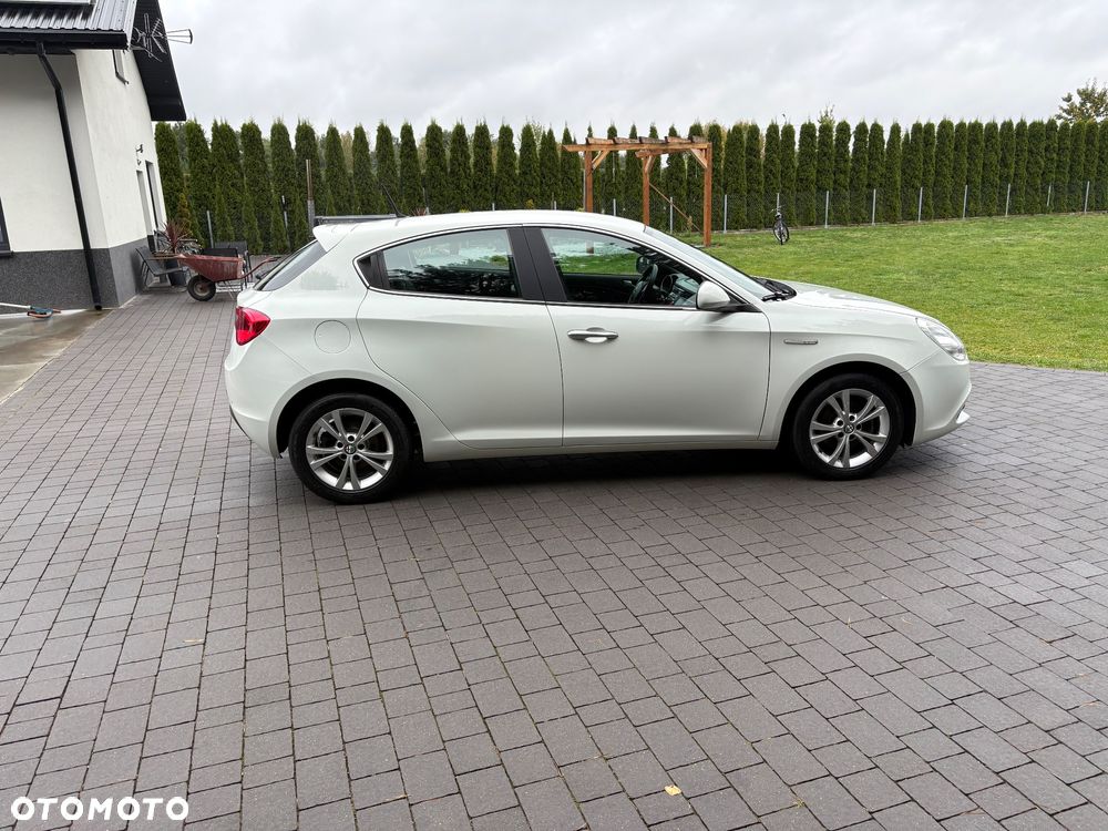 Alfa Romeo Giulietta 1.6 JTDM - 6
