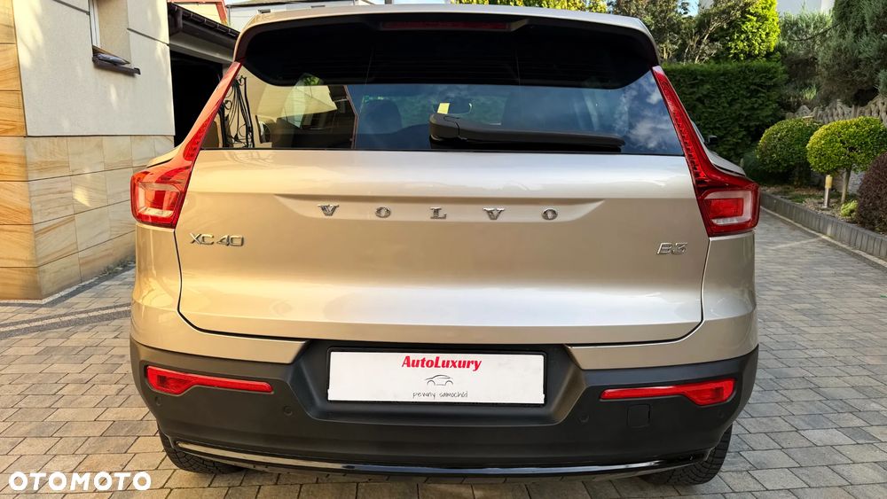 Volvo XC 40 B3 B DKG Ultra Black Edition - 9
