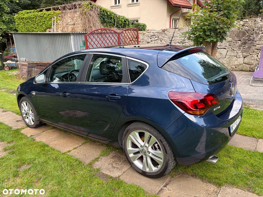 Opel Astra 1.4 T Cosmo - 3