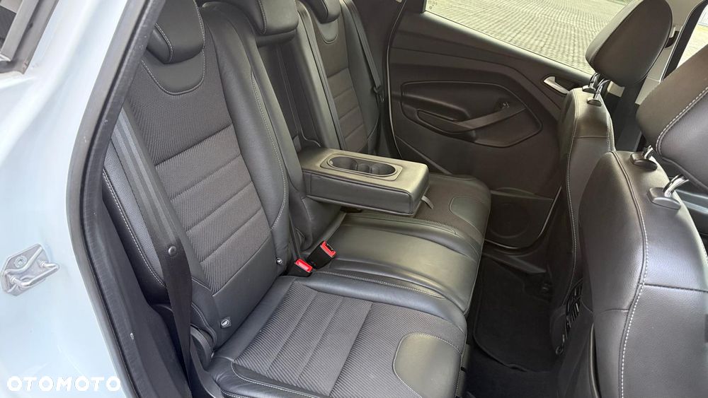 Ford Kuga 2.0 TDCi 4x4 Titanium - 34