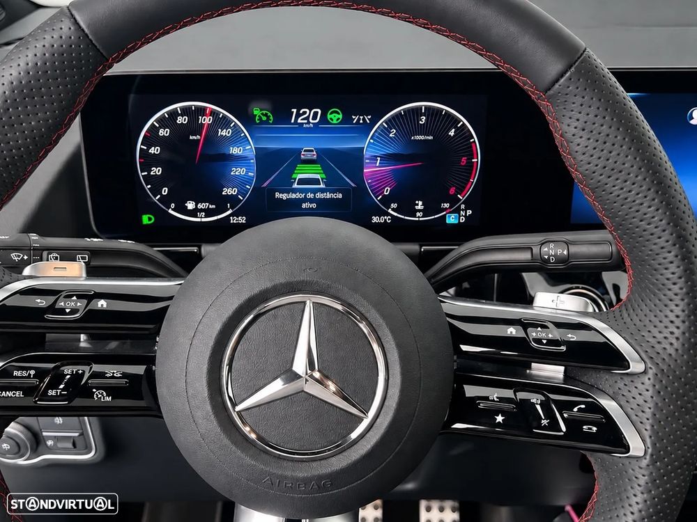Mercedes-Benz GLA 200 d AMG Line — fotografia 34