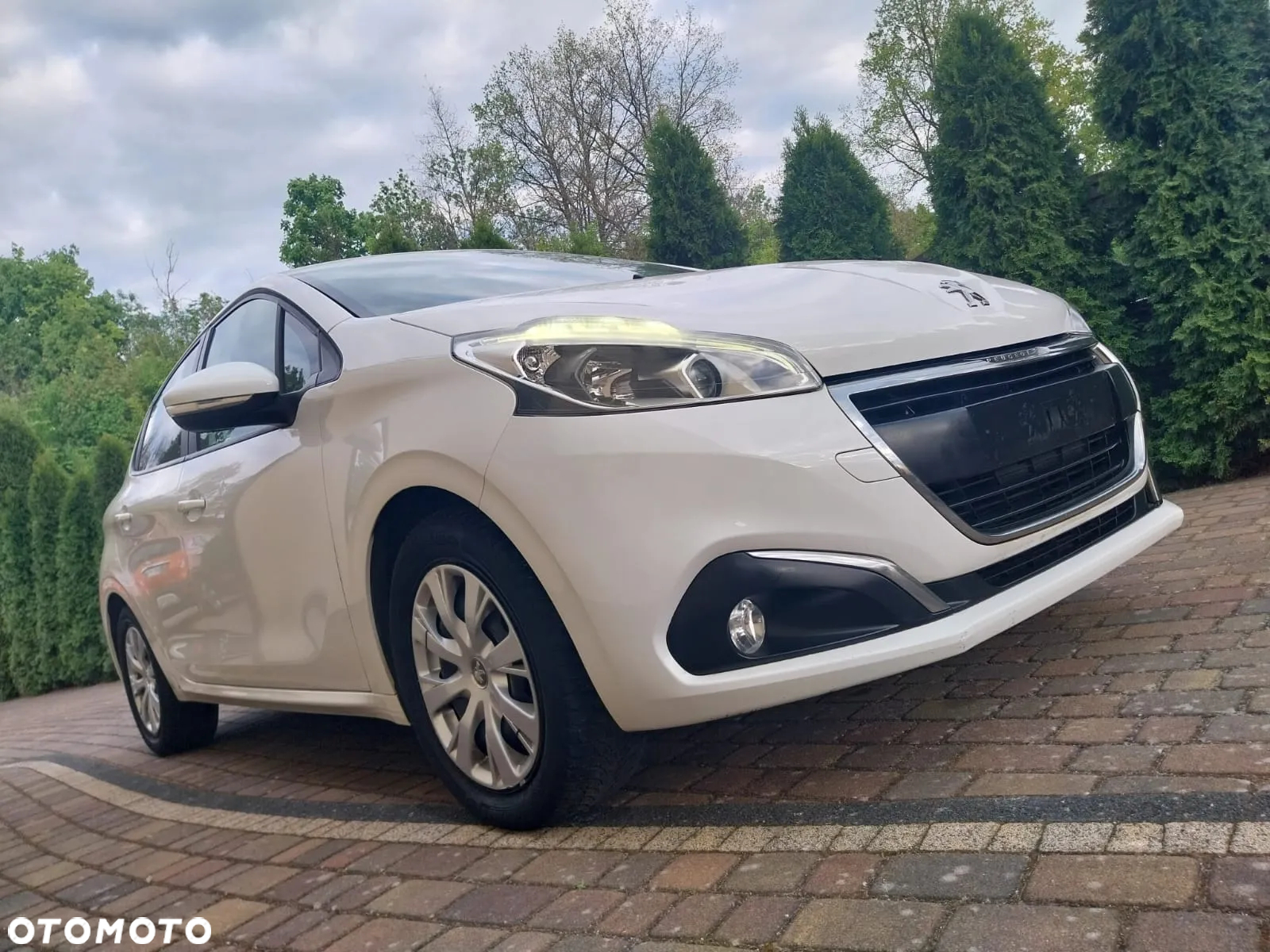 Peugeot 208 - 4