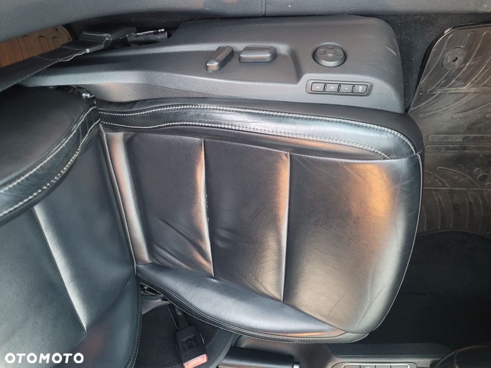 Skoda Superb 2.0 TDI DSG Elegance - 27