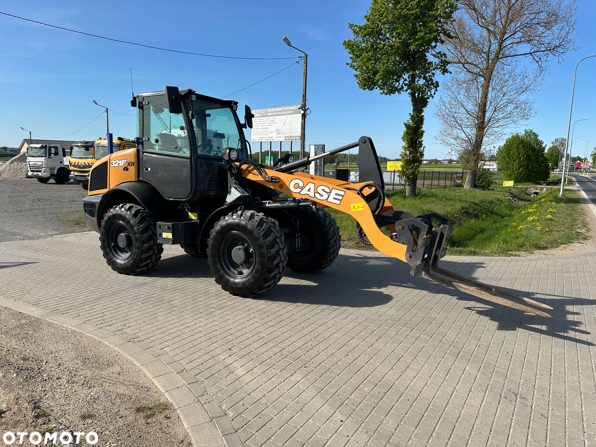 Case 321F XR 4x4 jak NOWA - 7