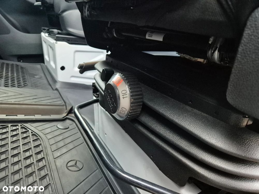 Mercedes-Benz Sprinter - 15