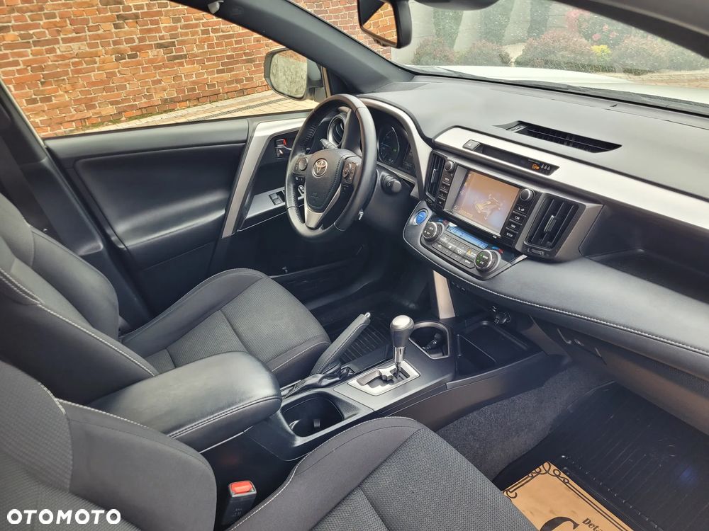 Toyota RAV4 Hybrid Premium 4x2 - 19