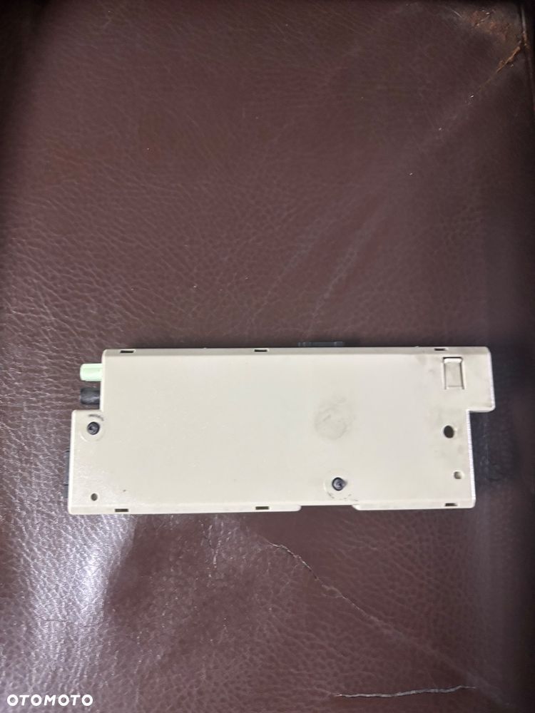 BMW F10 WZMACNIACZ ANTENOWY 9257363 - 3