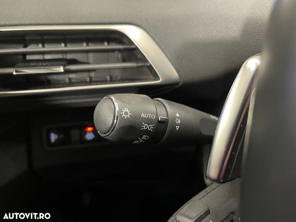 Peugeot 3008 Hybrid 225 e-EAT8 Allure Pack - 29