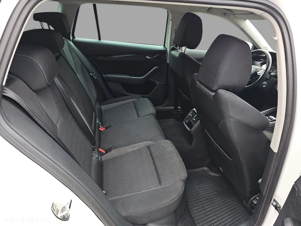 Skoda Octavia 2.0 TDI Ambition DSG - 20