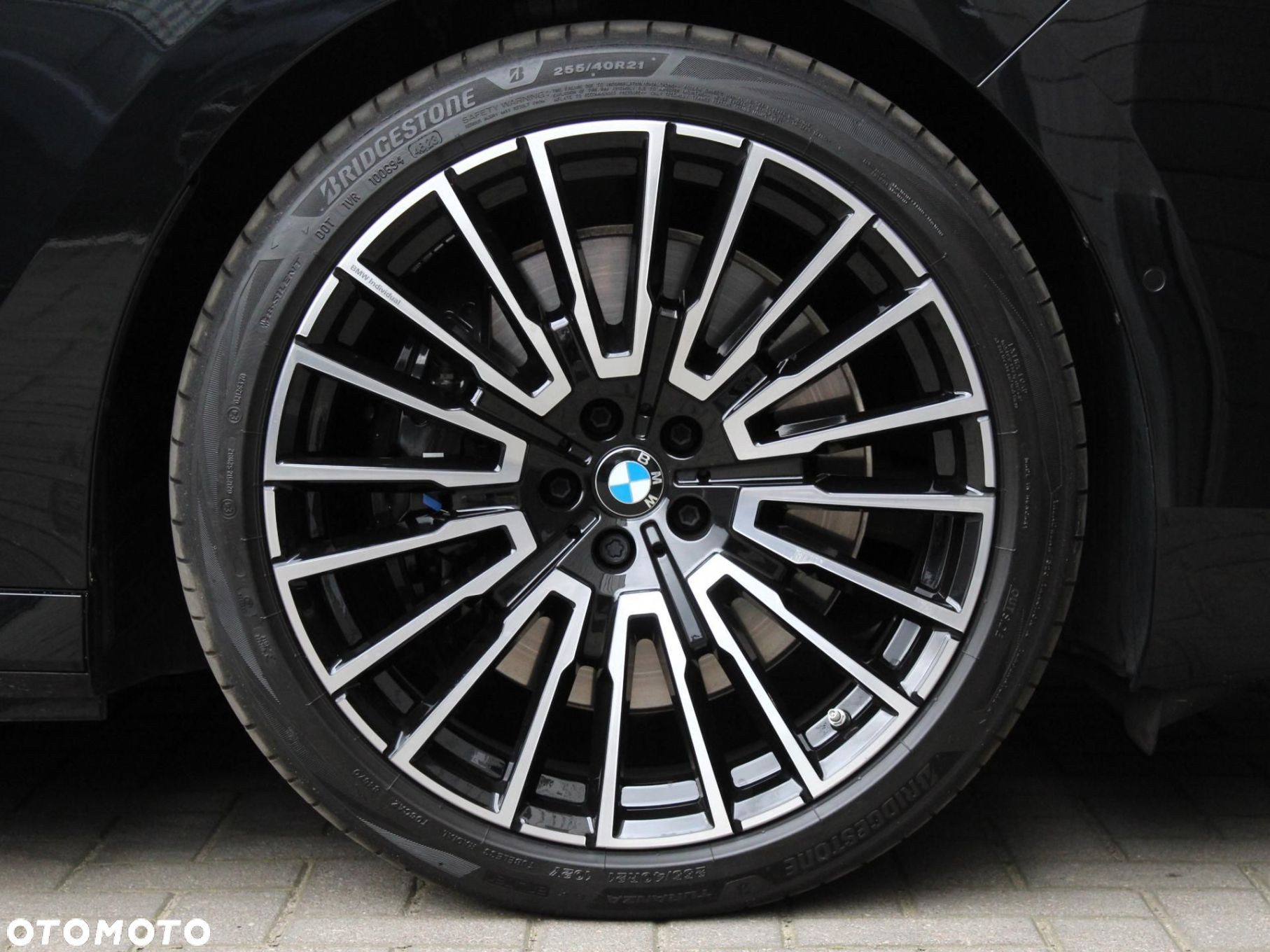 BMW i7 - 4