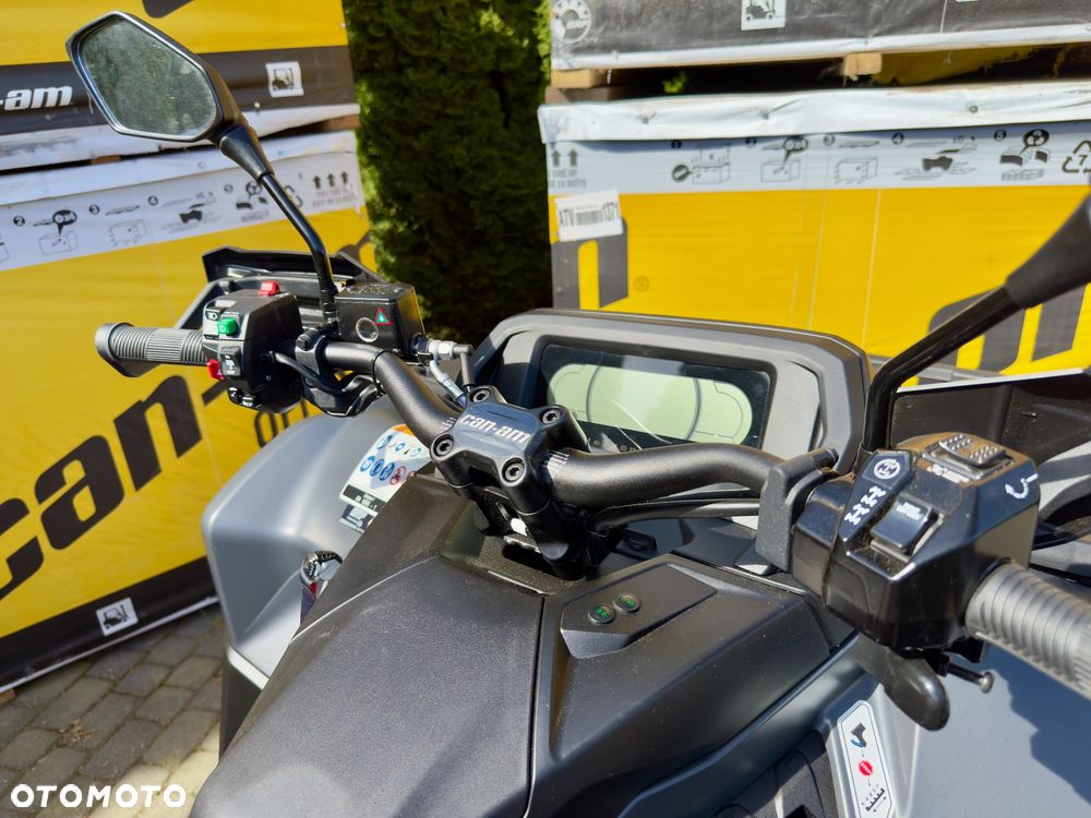 Can-Am Outlander - 10
