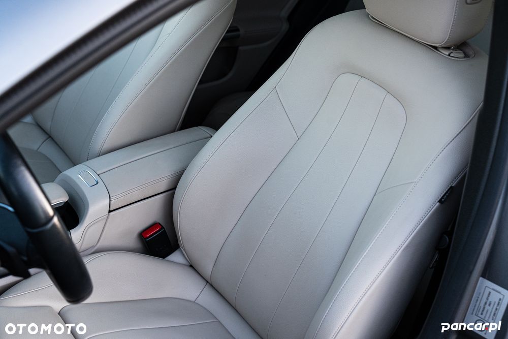 Mercedes-Benz GLA 250e Progressive - 26