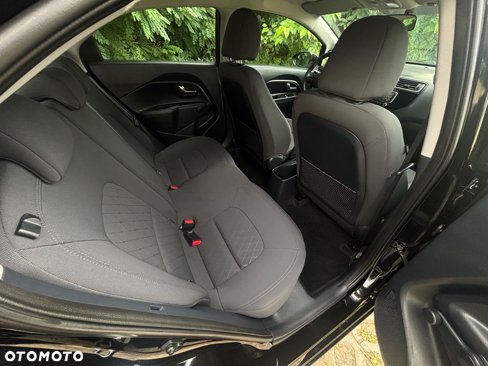 Kia Rio - 16